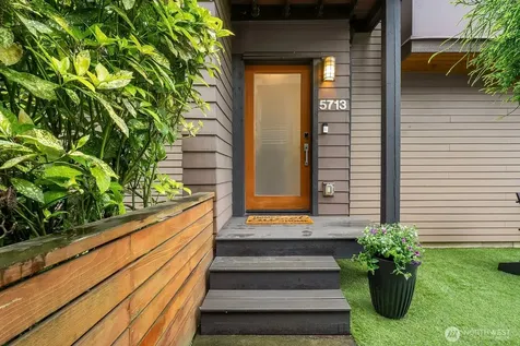 5713 20th Avenue NW Seattle WA 98107
