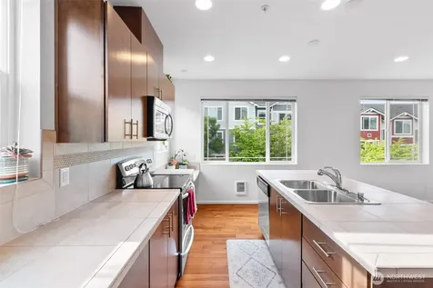 15720 Manor Way Lynnwood WA 98087