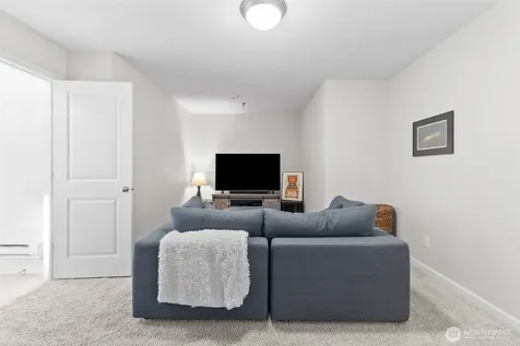 15720 Manor Way Lynnwood WA 98087