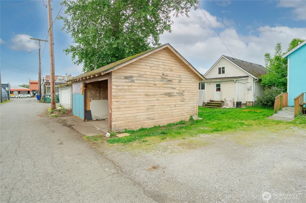 2058 Main Street Ferndale WA 98248