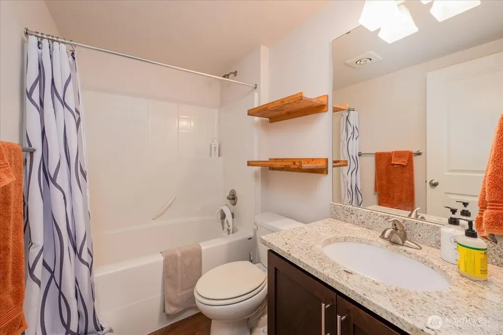 6910 31st Avenue SW Seattle WA 98126