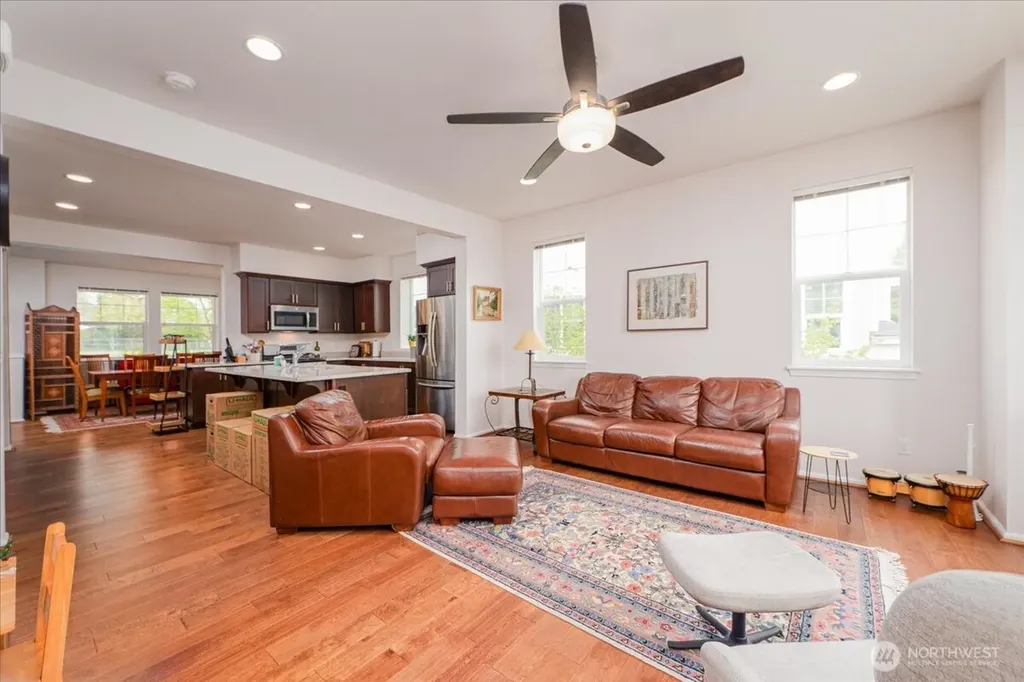 6910 31st Avenue SW Seattle WA 98126