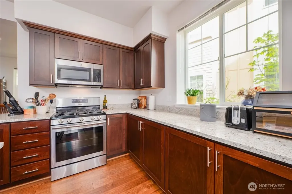 6910 31st Avenue SW Seattle WA 98126