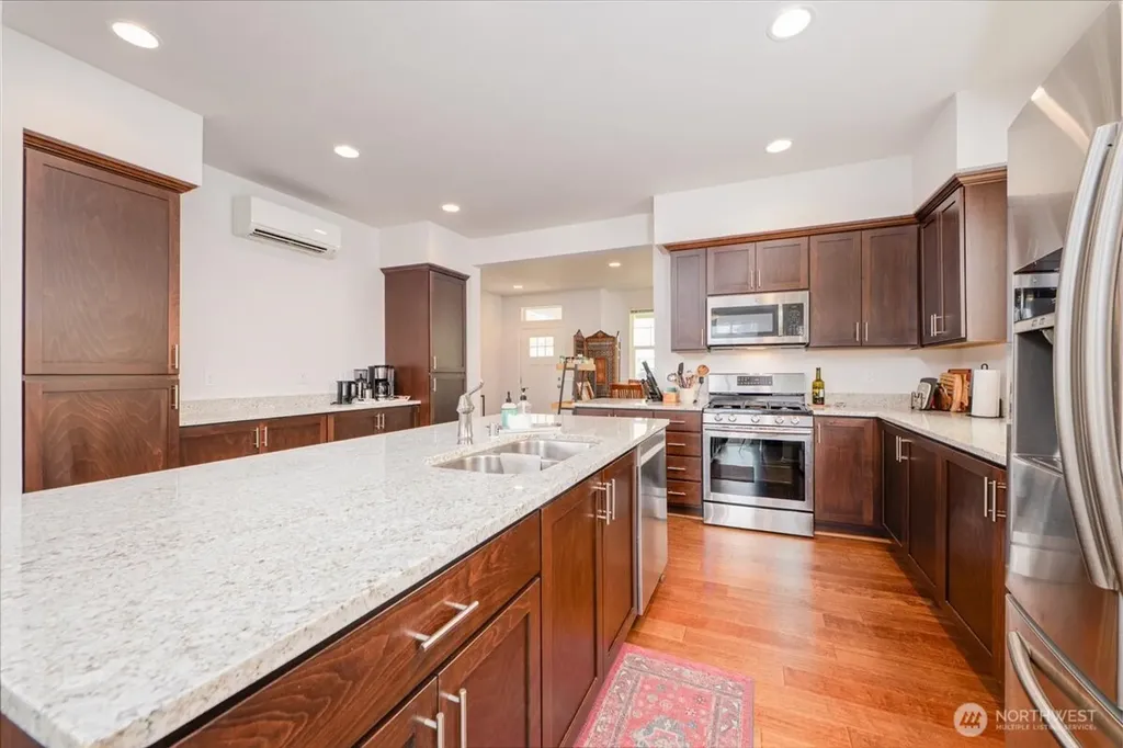 6910 31st Avenue SW Seattle WA 98126