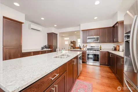 6910 31st Avenue SW Seattle WA 98126