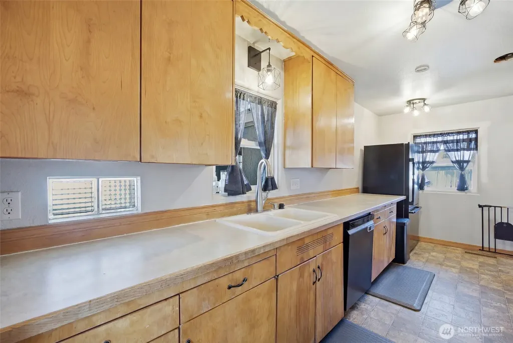 938 E Hill Avenue Moses Lake WA 98837