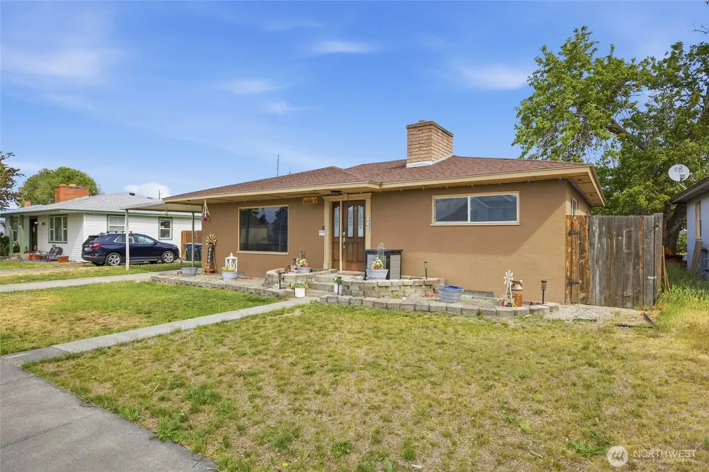 938 E Hill Avenue Moses Lake WA 98837