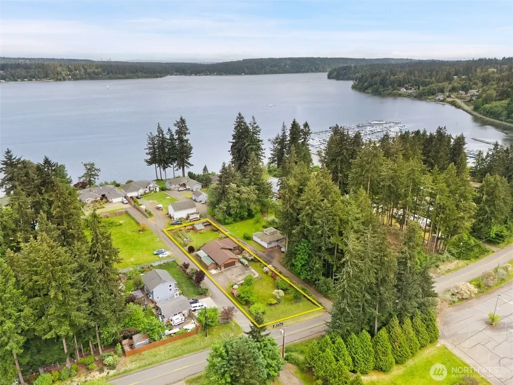 10090 Ogle Road NE Poulsbo WA 98370