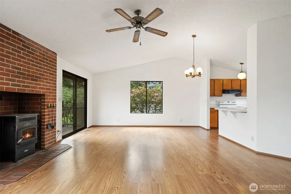 10090 Ogle Road NE Poulsbo WA 98370