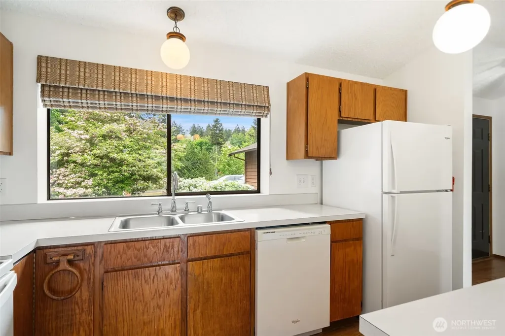 10090 Ogle Road NE Poulsbo WA 98370