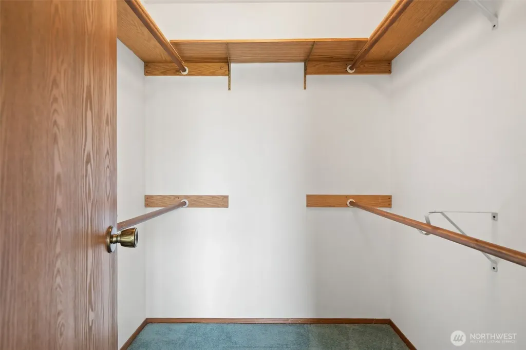 10090 Ogle Road NE Poulsbo WA 98370