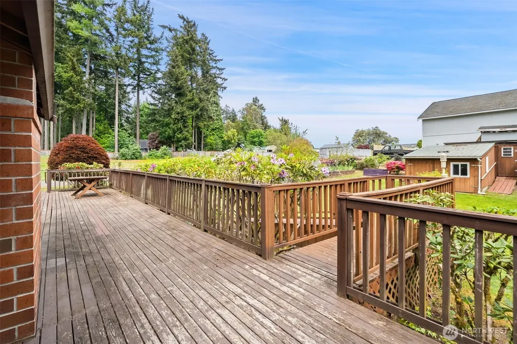 10090 Ogle Road NE Poulsbo WA 98370