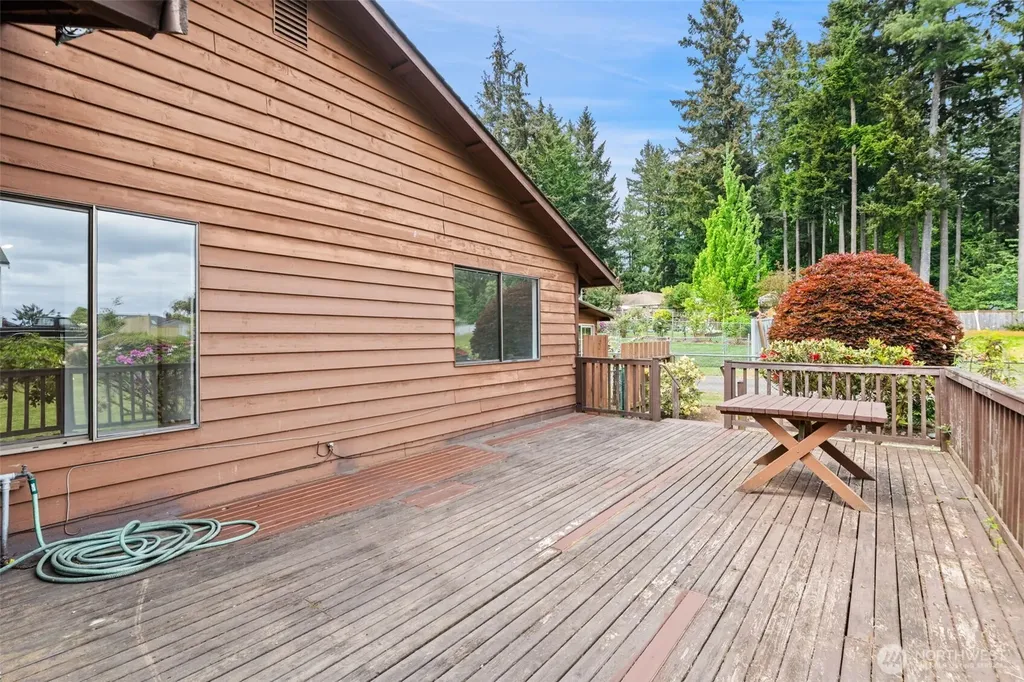 10090 Ogle Road NE Poulsbo WA 98370