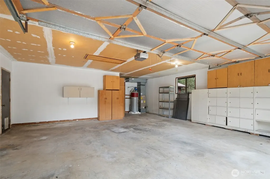10090 Ogle Road NE Poulsbo WA 98370