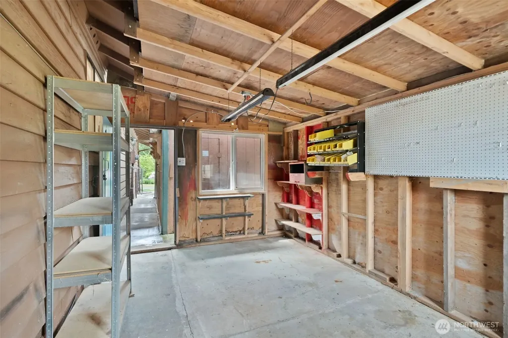 10090 Ogle Road NE Poulsbo WA 98370
