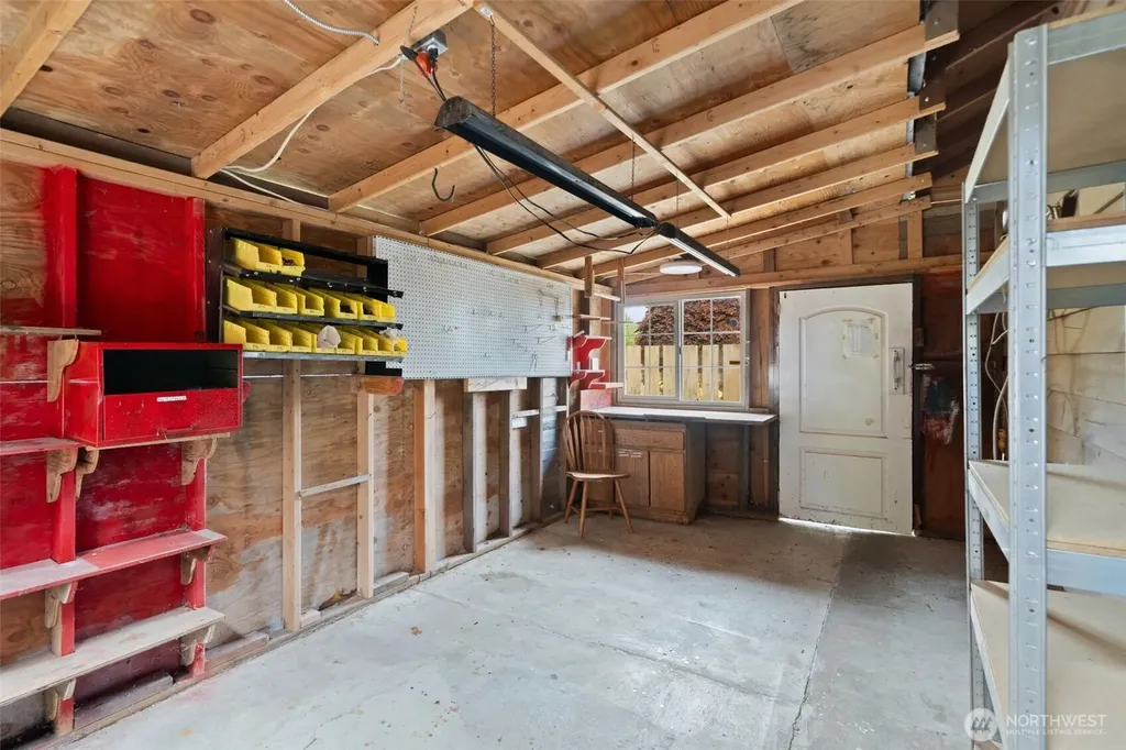 10090 Ogle Road NE Poulsbo WA 98370