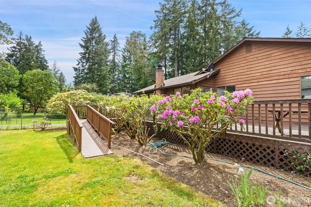 10090 Ogle Road NE Poulsbo WA 98370