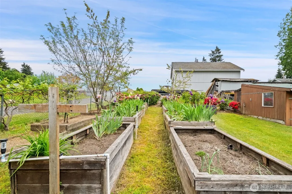 10090 Ogle Road NE Poulsbo WA 98370