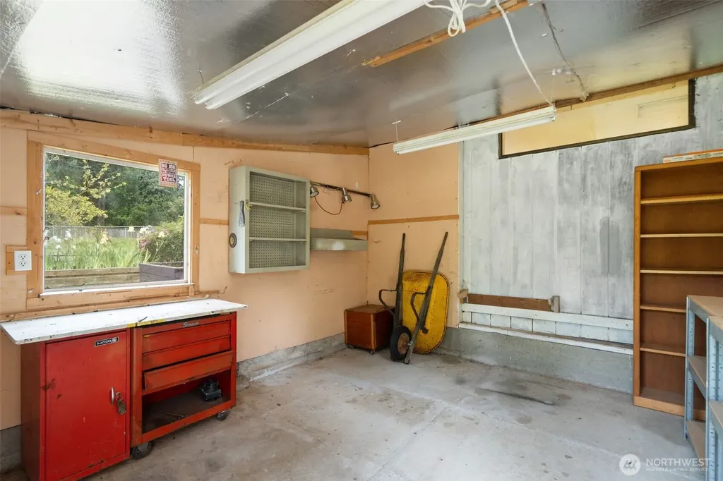 10090 Ogle Road NE Poulsbo WA 98370