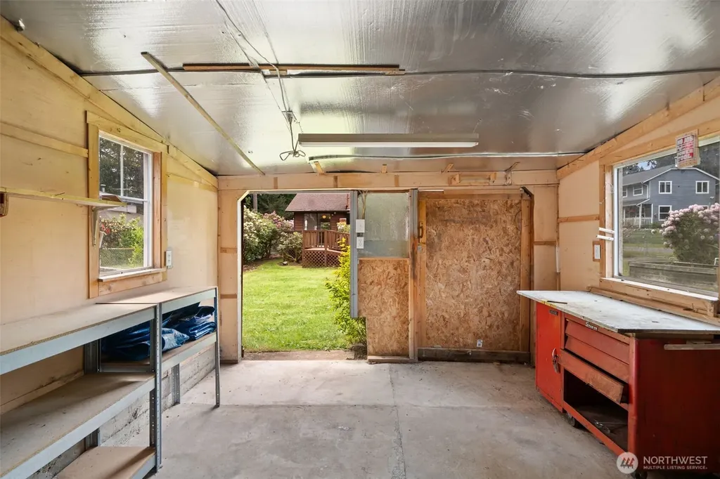 10090 Ogle Road NE Poulsbo WA 98370