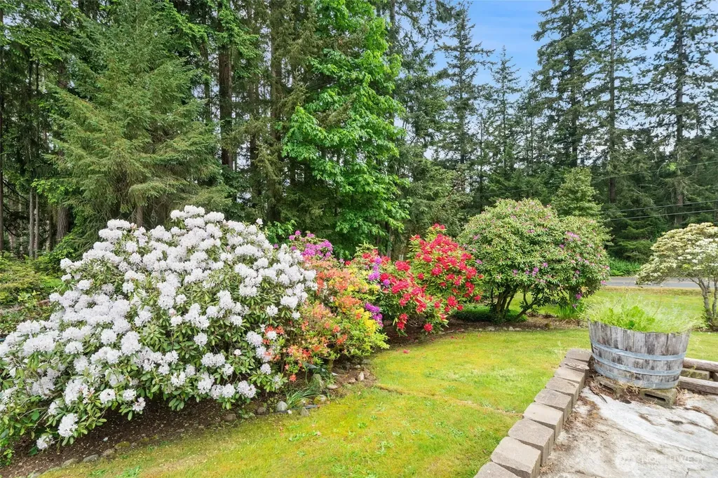 10090 Ogle Road NE Poulsbo WA 98370