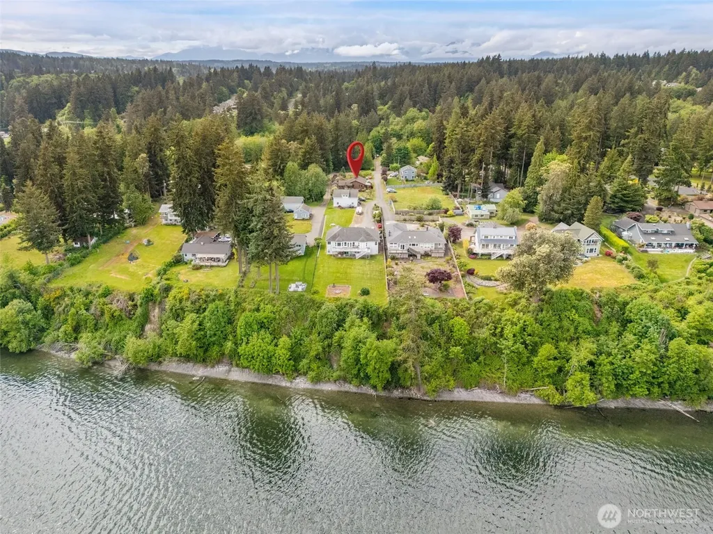 10090 Ogle Road NE Poulsbo WA 98370
