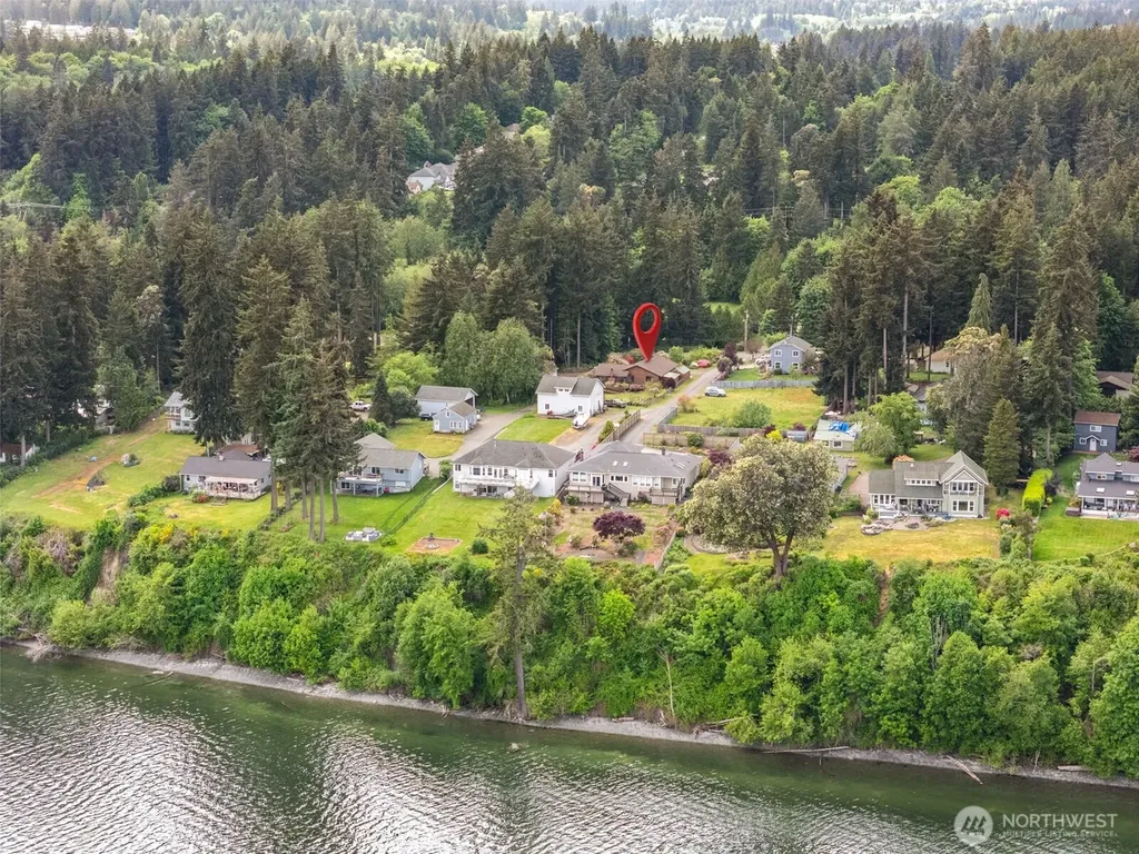 10090 Ogle Road NE Poulsbo WA 98370