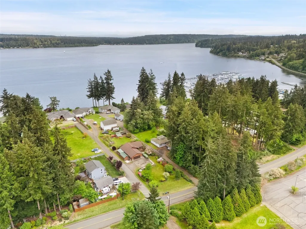 10090 Ogle Road NE Poulsbo WA 98370