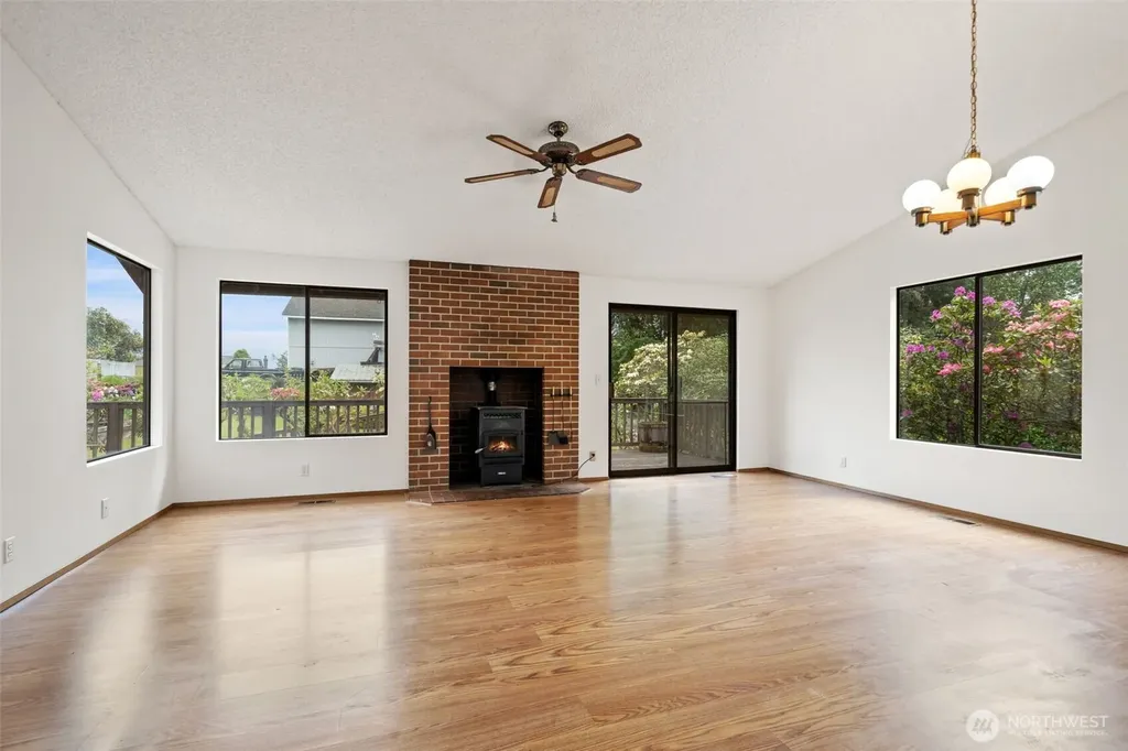 10090 Ogle Road NE Poulsbo WA 98370