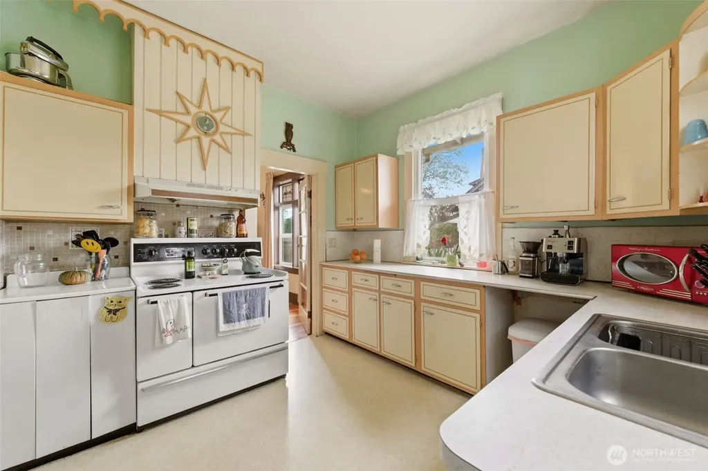 4837 S Sheridan Avenue Tacoma WA 98408