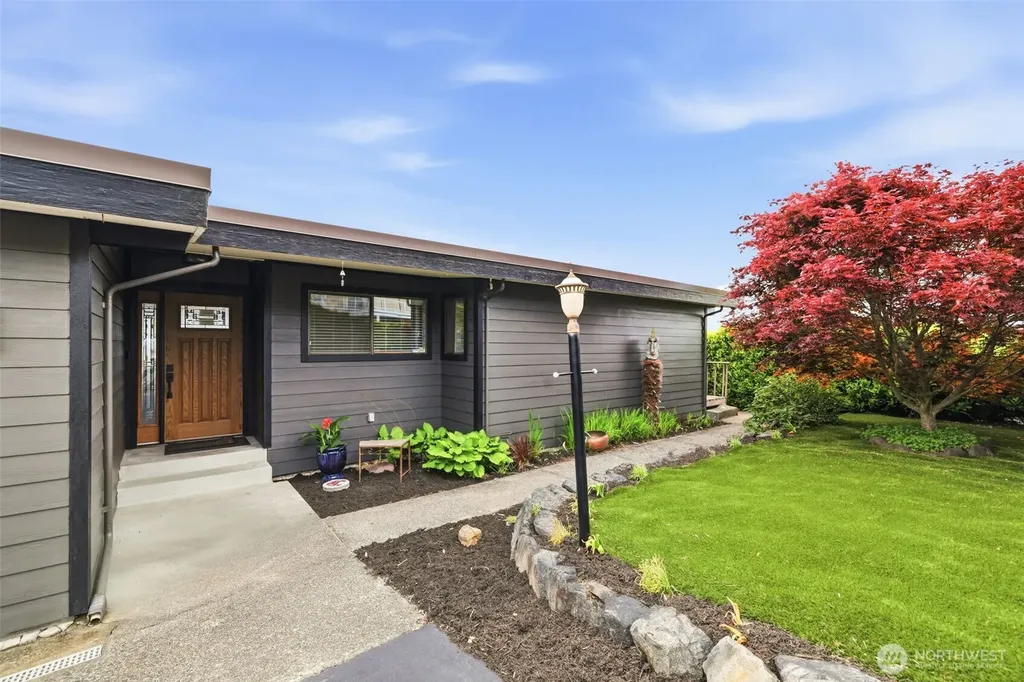 5578 Broad View Avenue NE Tacoma WA 98422