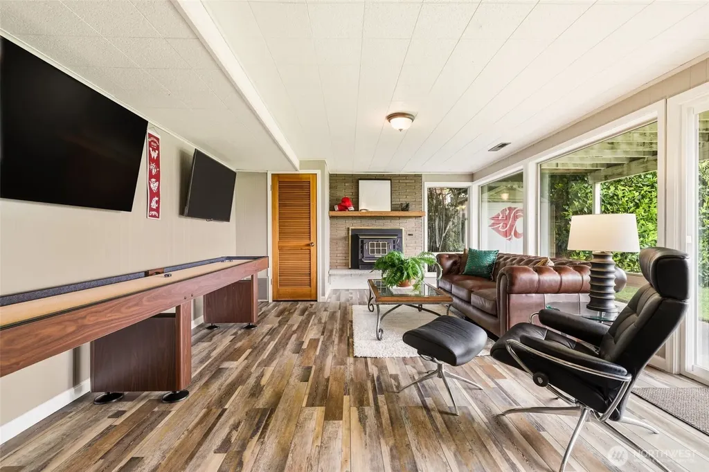 5578 Broad View Avenue NE Tacoma WA 98422