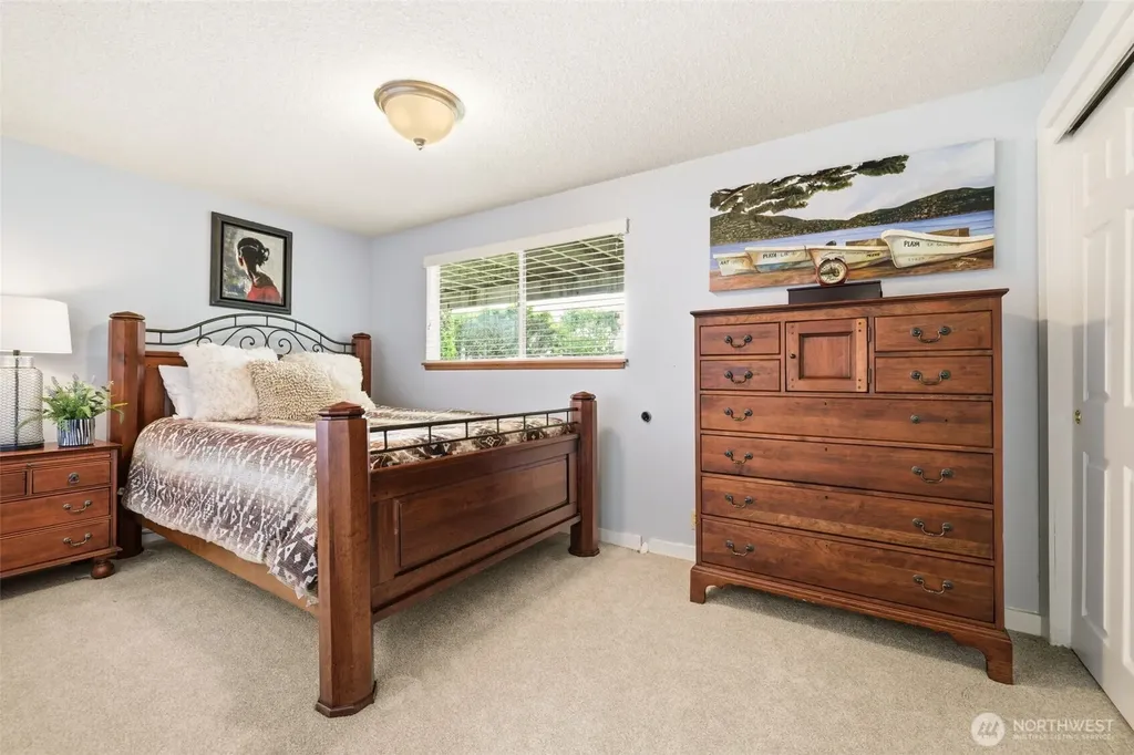 5578 Broad View Avenue NE Tacoma WA 98422