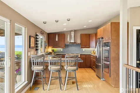 5578 Broad View Avenue NE Tacoma WA 98422