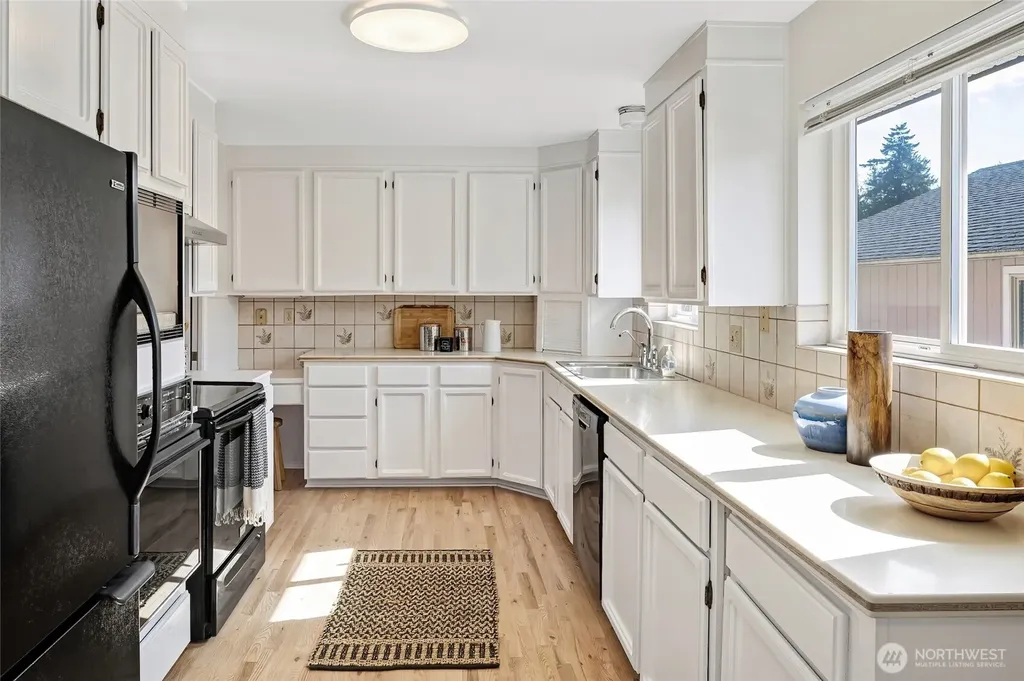 3933 S Mead Street Seattle WA 98118