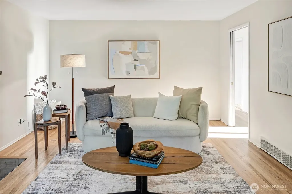 3933 S Mead Street Seattle WA 98118