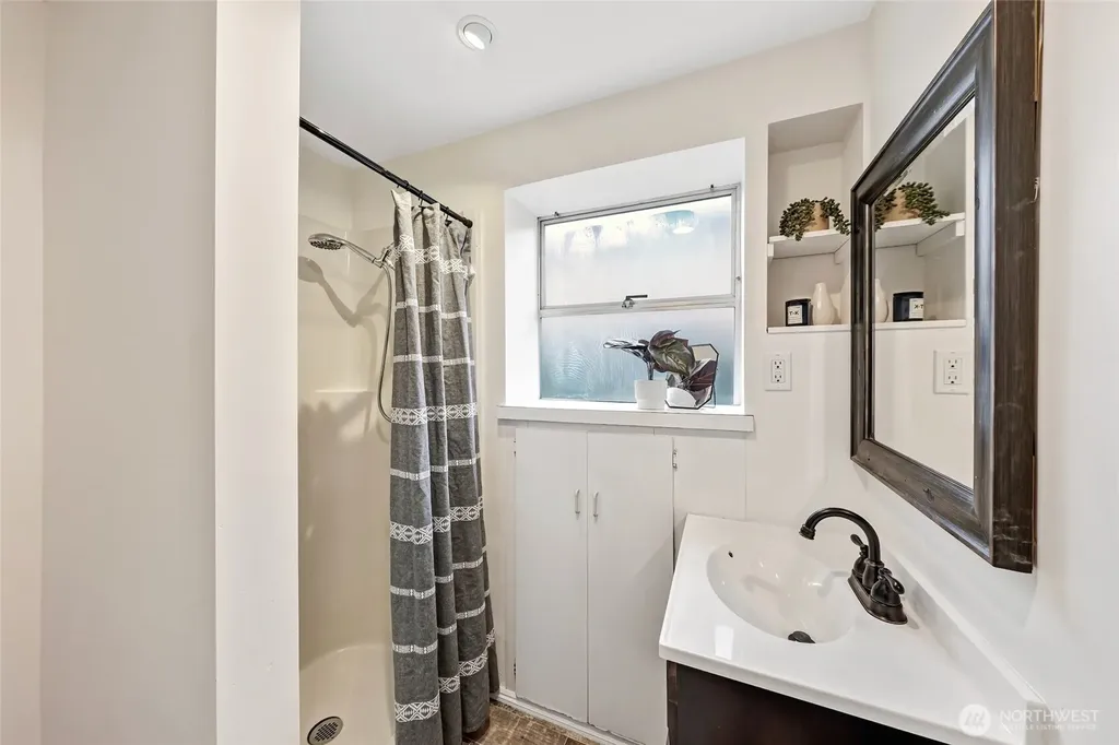 3933 S Mead Street Seattle WA 98118