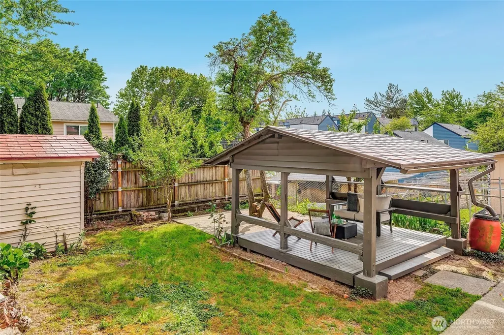 3933 S Mead Street Seattle WA 98118