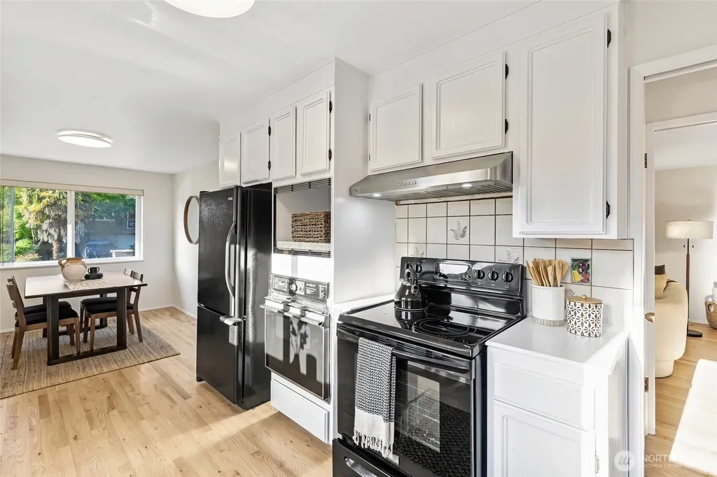 3933 S Mead Street Seattle WA 98118
