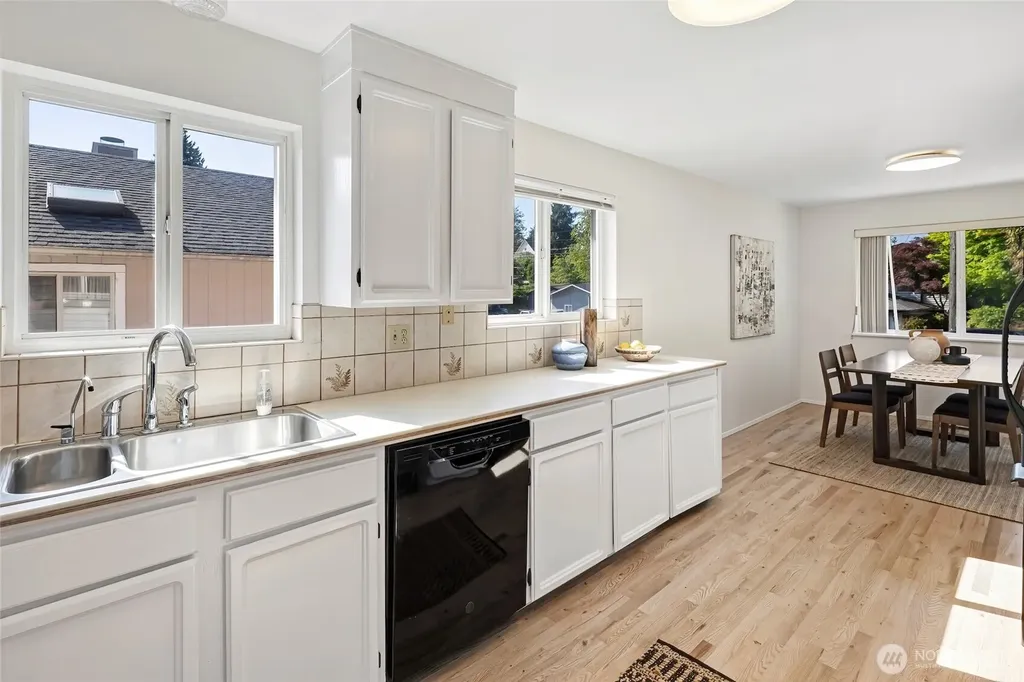 3933 S Mead Street Seattle WA 98118