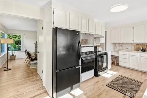 3933 S Mead Street Seattle WA 98118