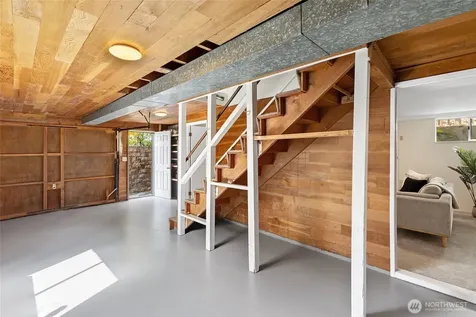 3933 S Mead Street Seattle WA 98118
