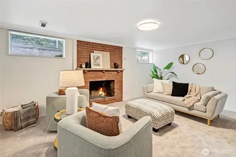 3933 S Mead Street Seattle WA 98118
