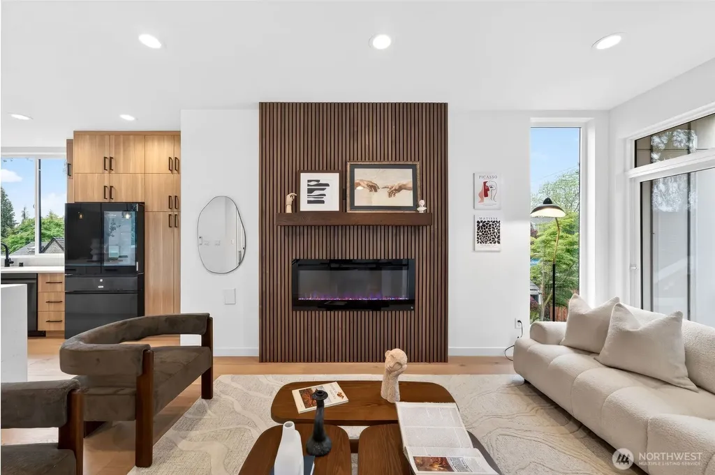 8512 15th Avenue NE Seattle WA 98115
