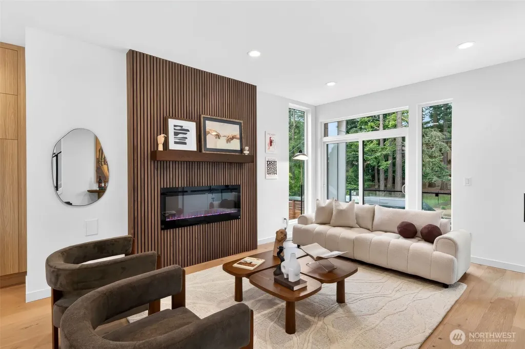 8512 15th Avenue NE Seattle WA 98115