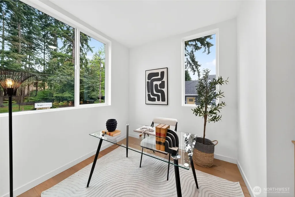 8512 15th Avenue NE Seattle WA 98115