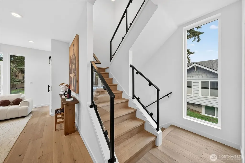 8512 15th Avenue NE Seattle WA 98115
