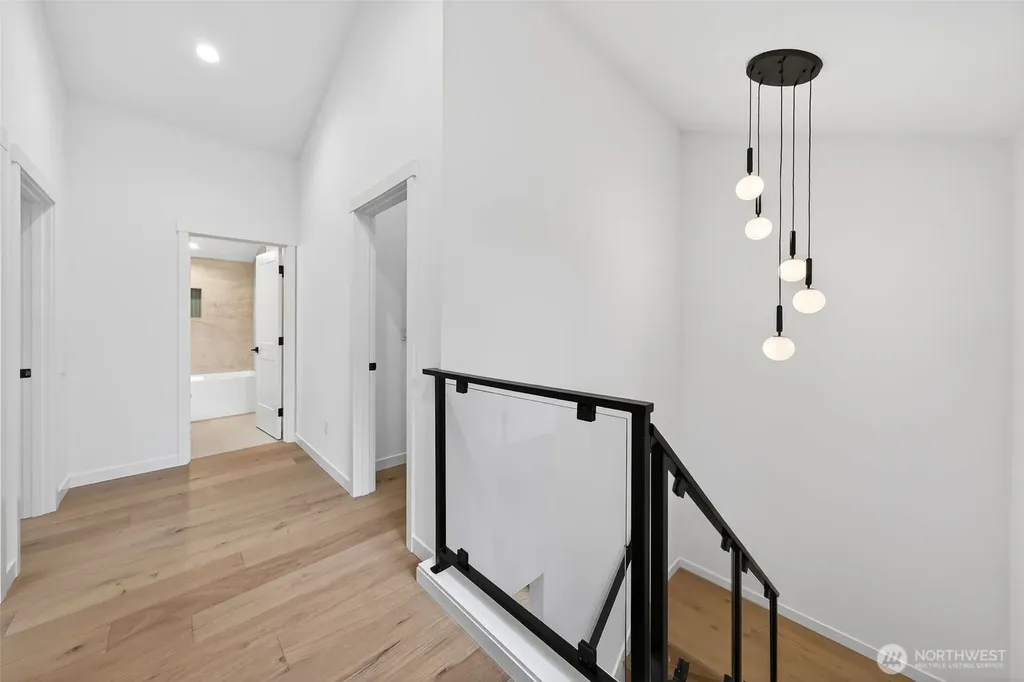 8512 15th Avenue NE Seattle WA 98115