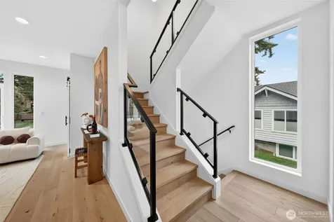 8512 15th Avenue NE Seattle WA 98115