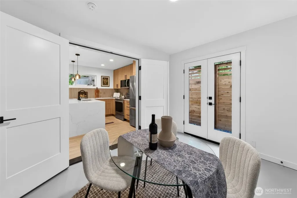 8510 15th Avenue NE Seattle WA 98115